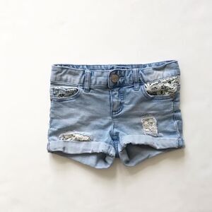 Justice light wash crochet detail shorts EUC 10S